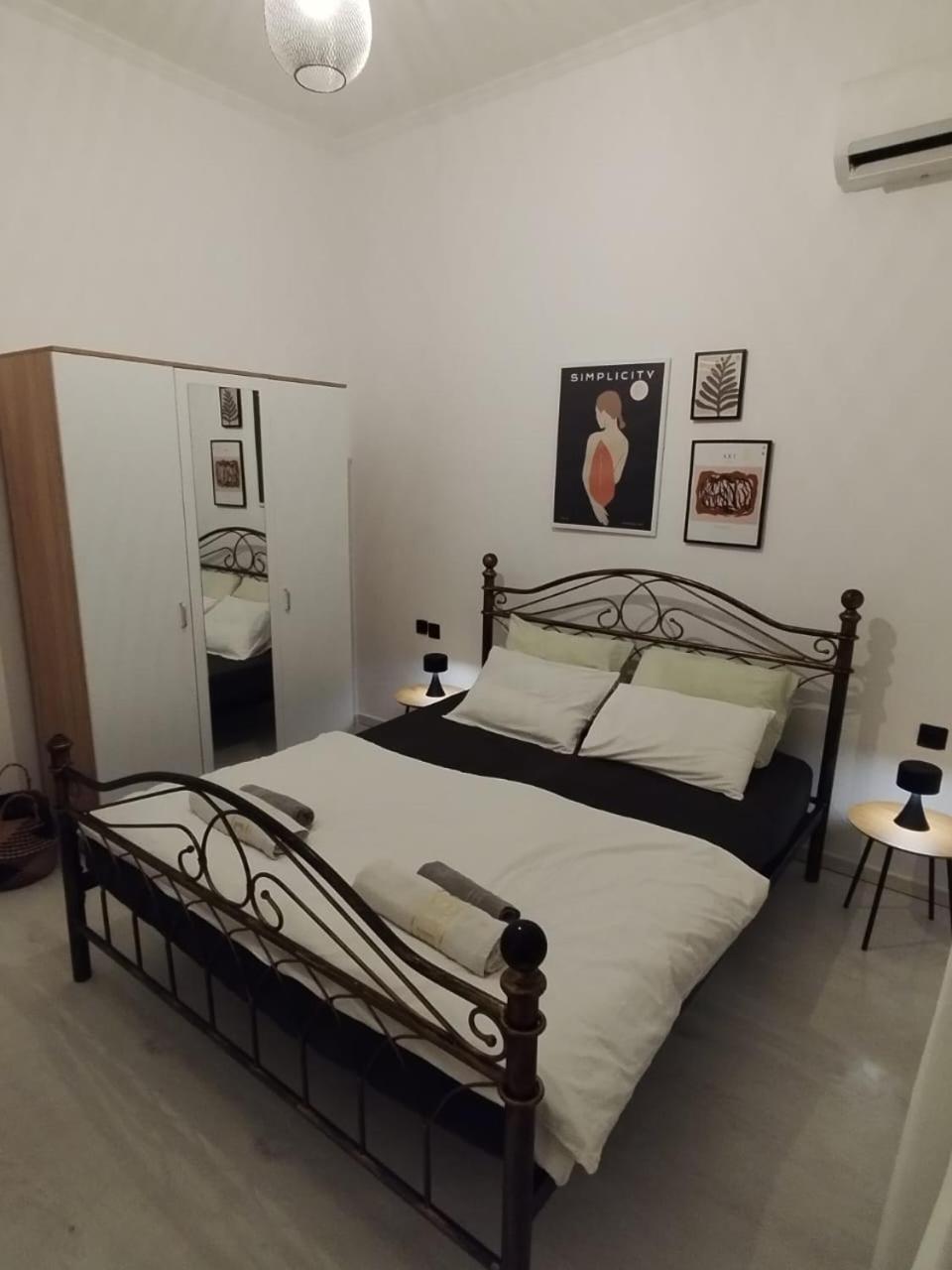 Black N' White Cozy Housegarden Alexandroupoli Bagian luar foto