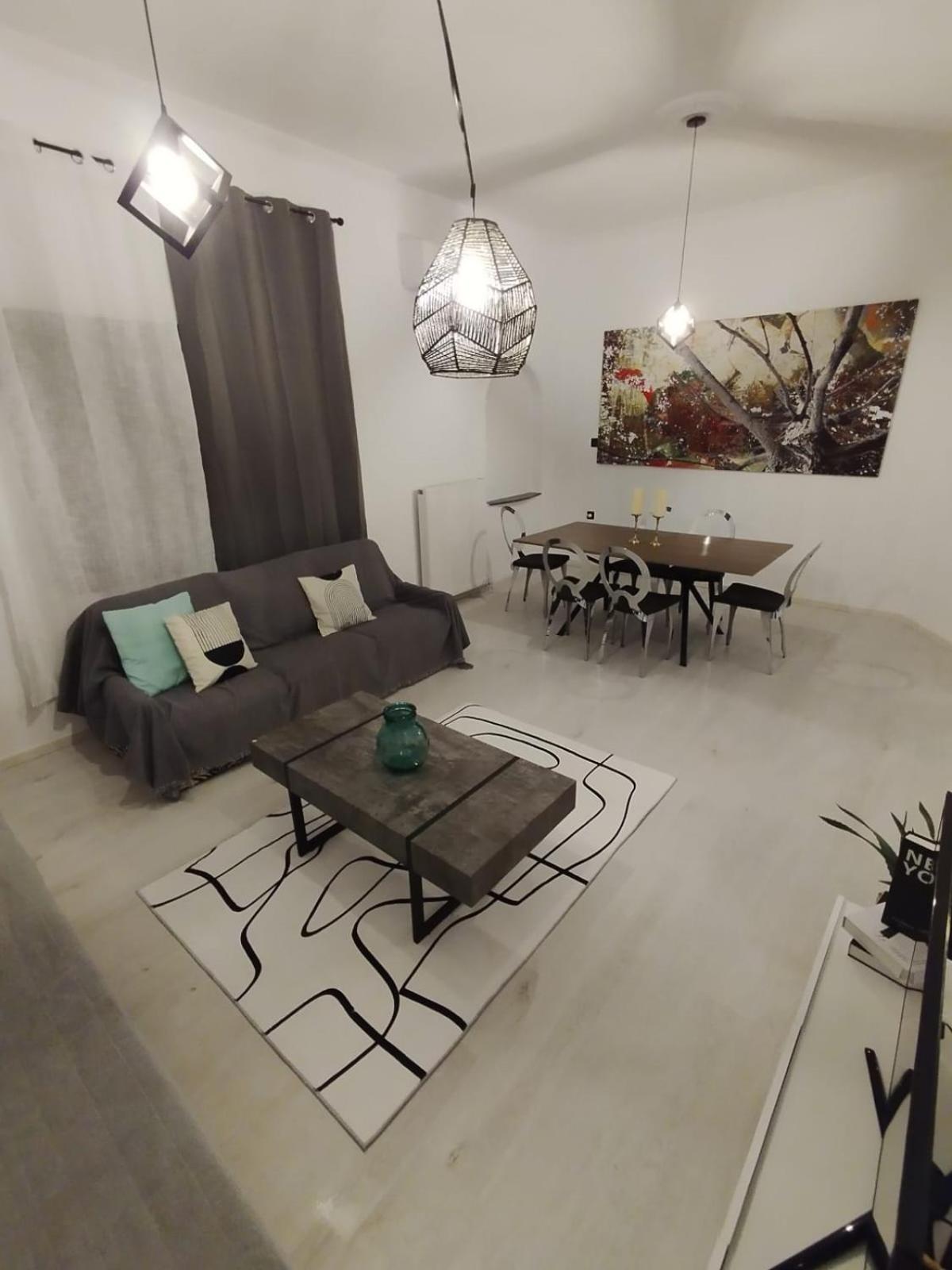 Black N' White Cozy Housegarden Alexandroupoli Bagian luar foto
