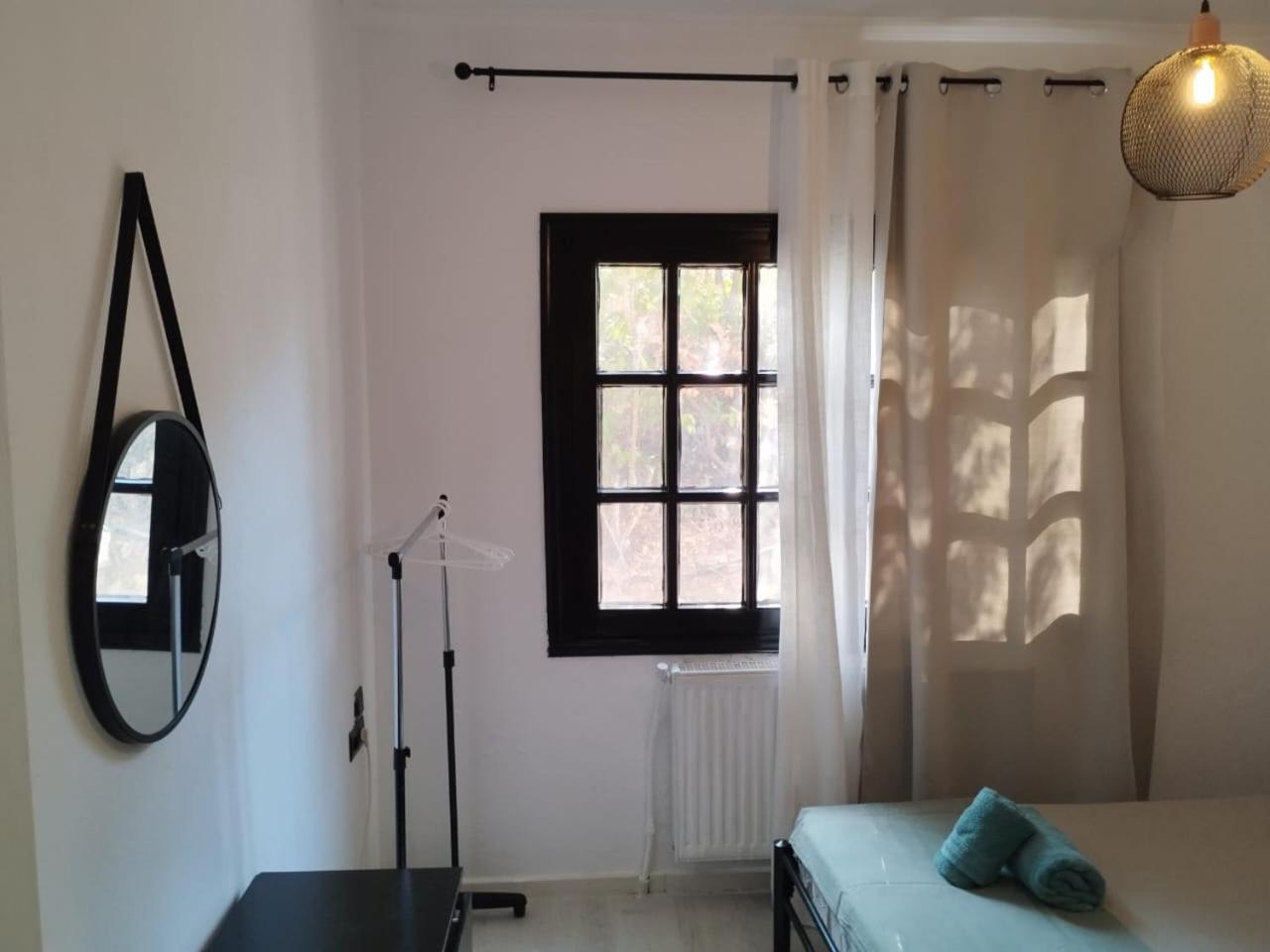 Black N' White Cozy Housegarden Alexandroupoli Bagian luar foto