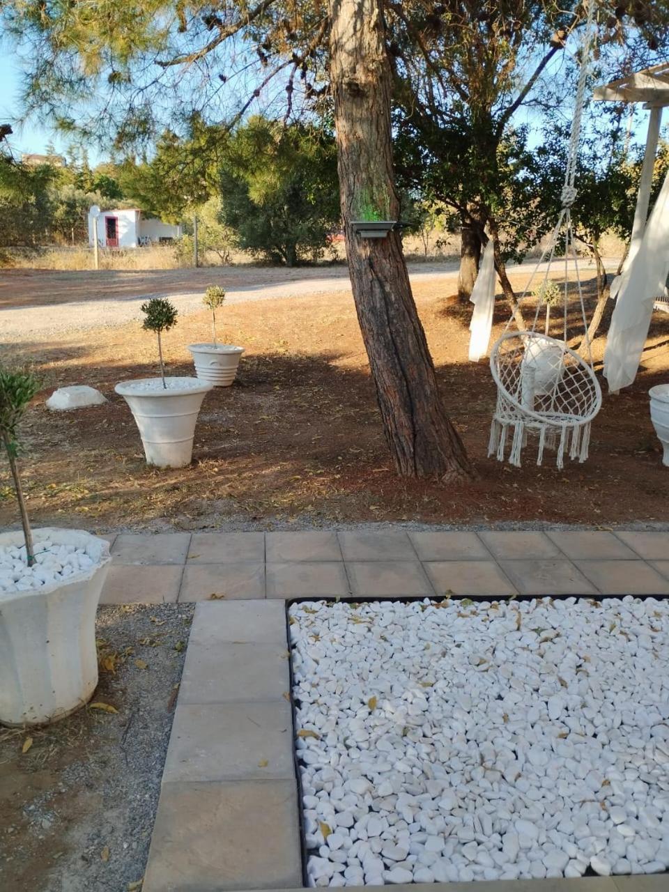 Black N' White Cozy Housegarden Alexandroupoli Bagian luar foto