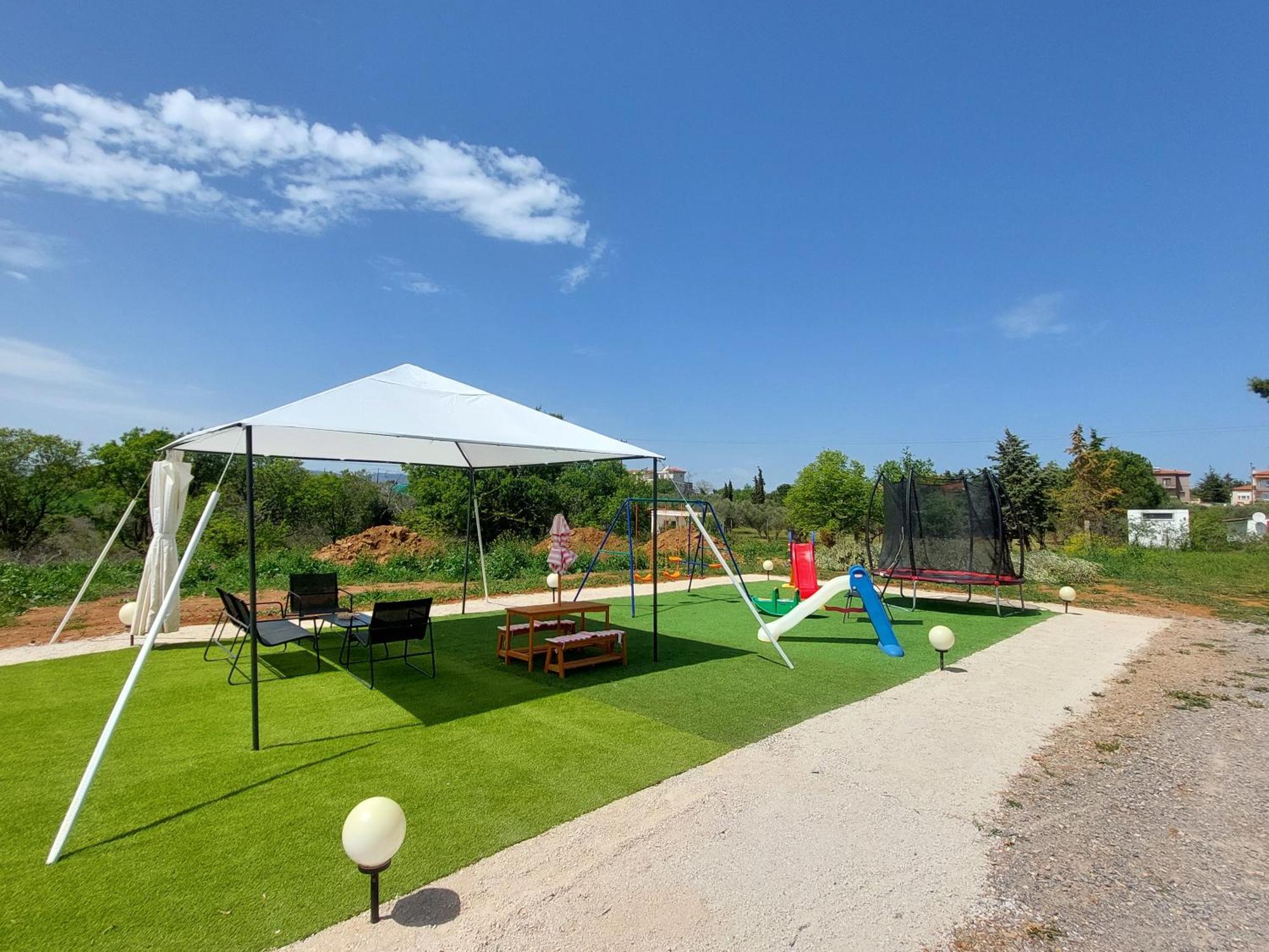 Black N' White Cozy Housegarden Alexandroupoli Bagian luar foto